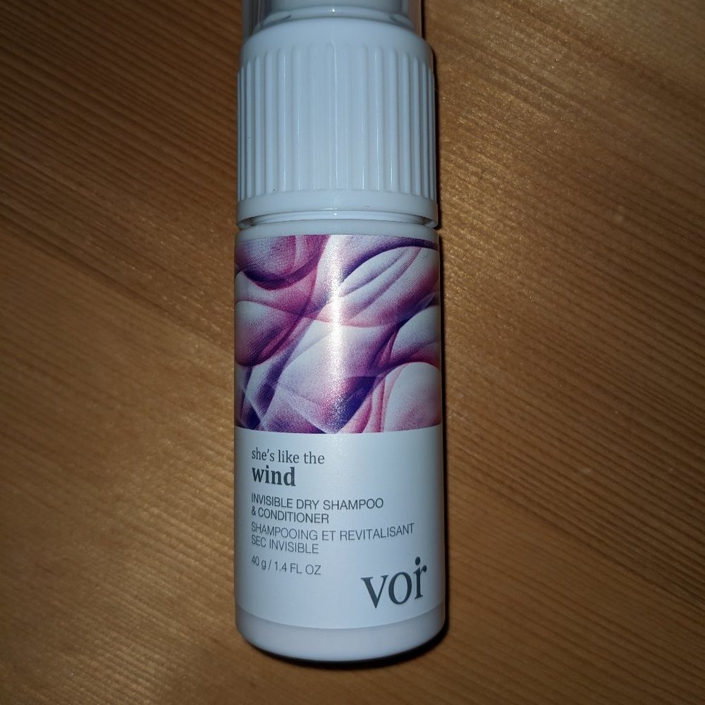 VOIR HAIRCARE  She's like the Wind Invisible Dry Shampoo & Conditioner
